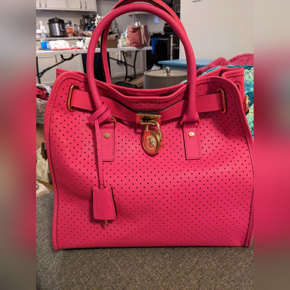 Michael Kors Hamilton tote perforated hot pink